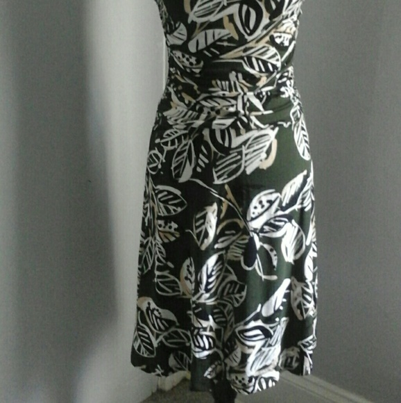 Dress - Picture 3 of 5